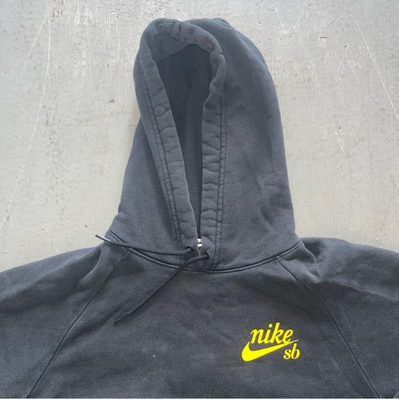 Nike SB Black Hoodie smiley face long sleeve black and yellow - Picture 3 of 7